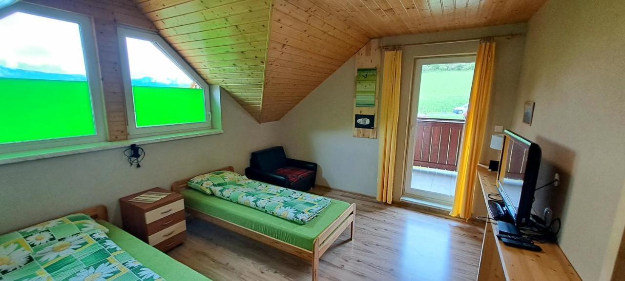 Ubytovanie U Huberta Bešeňová Esterno foto