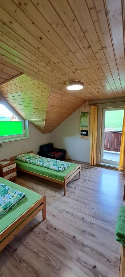 Ubytovanie U Huberta Bešeňová Esterno foto