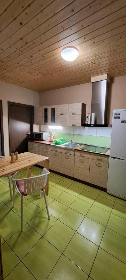 Ubytovanie U Huberta Bešeňová Esterno foto